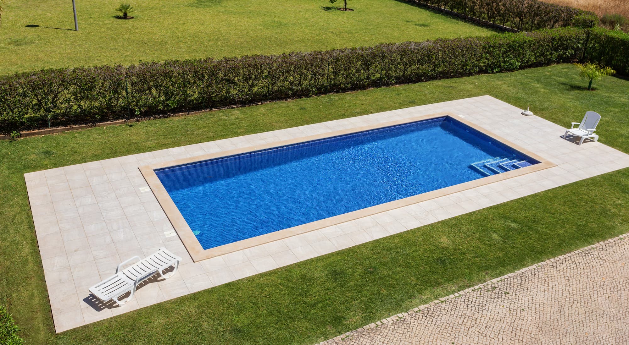 Piscine béton : quels aménagements autour pour un espace convivial ? Kingersheim