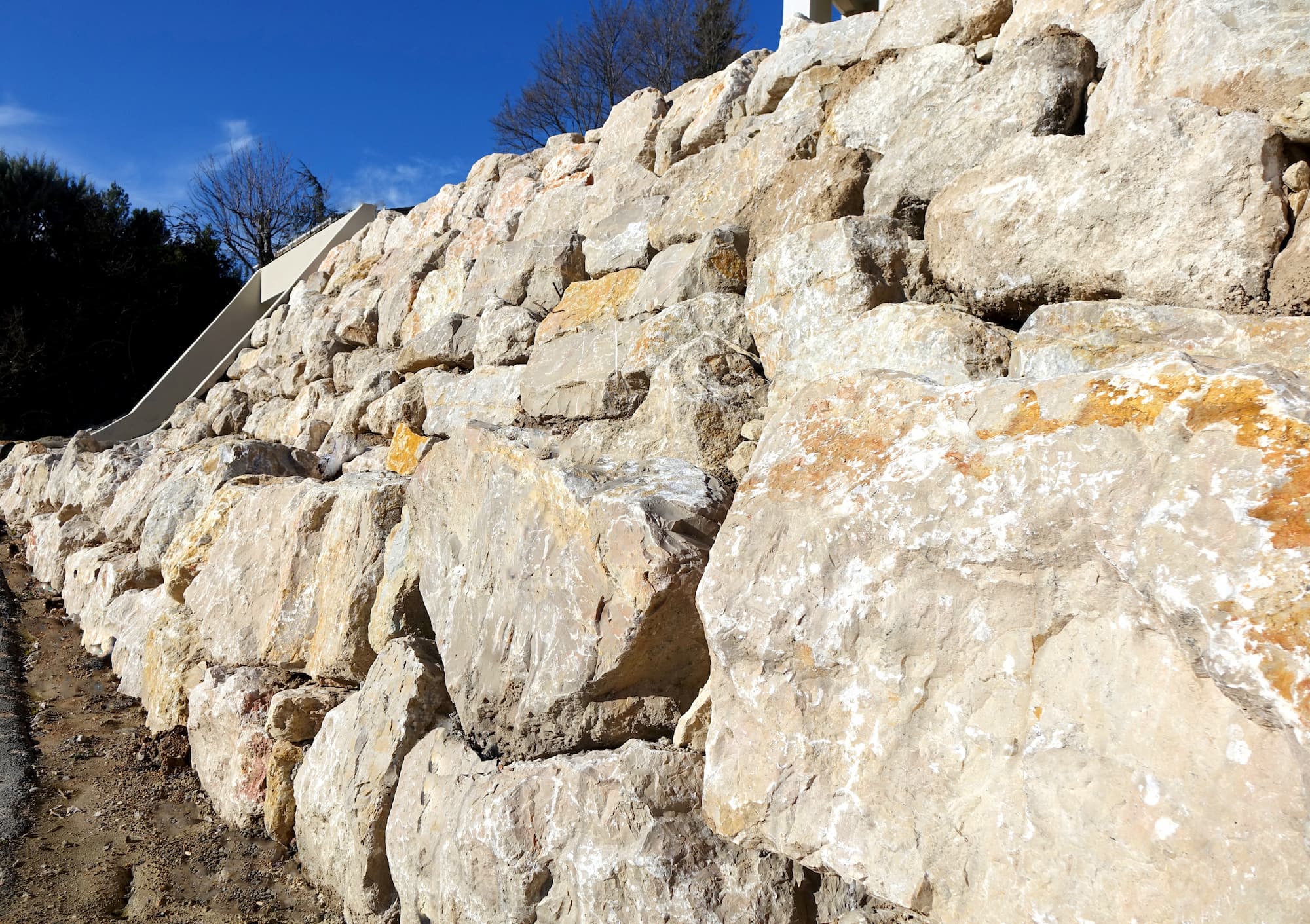Mur de sout&egrave;nement : quelles autorisations et normes pour &ecirc;tre en r&egrave;gle ? Riedisheim